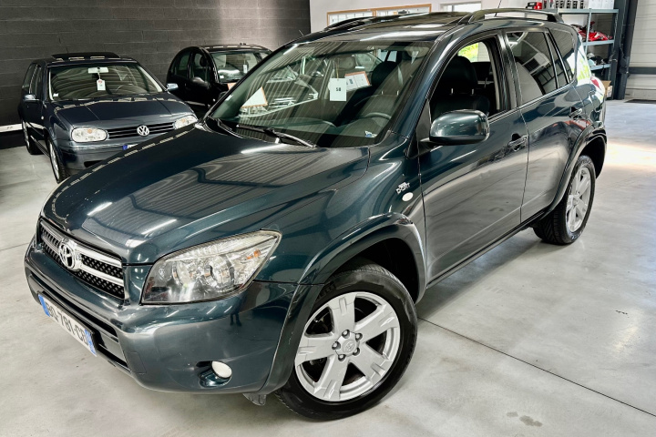 TOYOTA RAV4 III