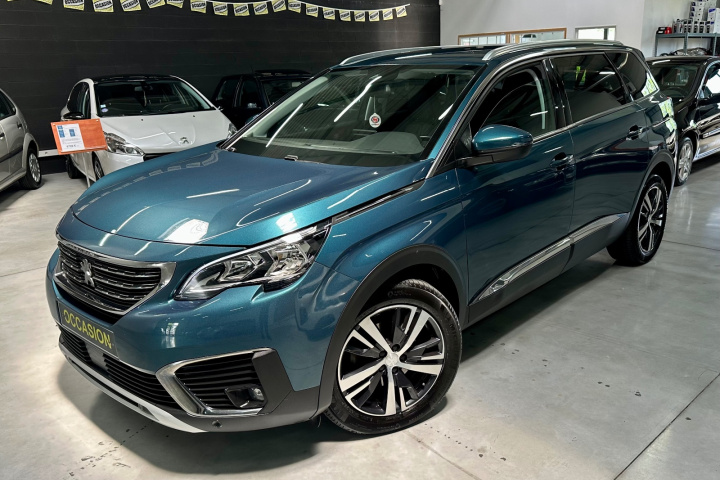 PEUGEOT 5008